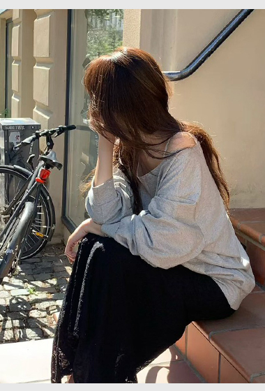 B48.小V家微甜女孩大領口上衣