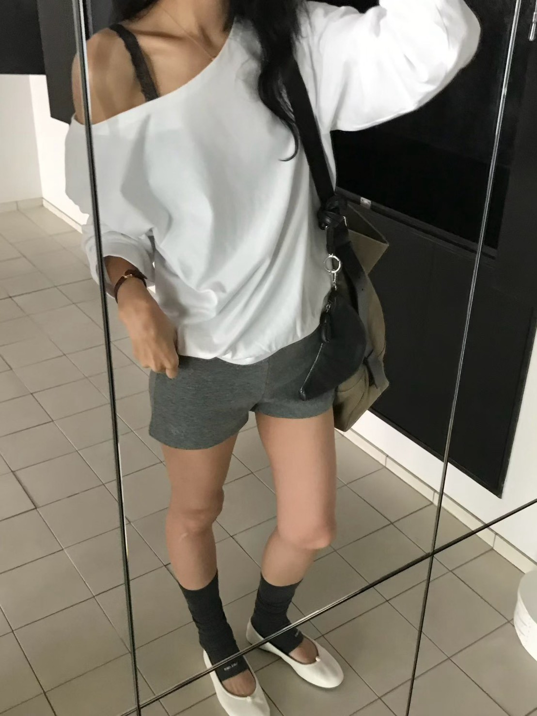 B48.小V家微甜女孩大領口上衣