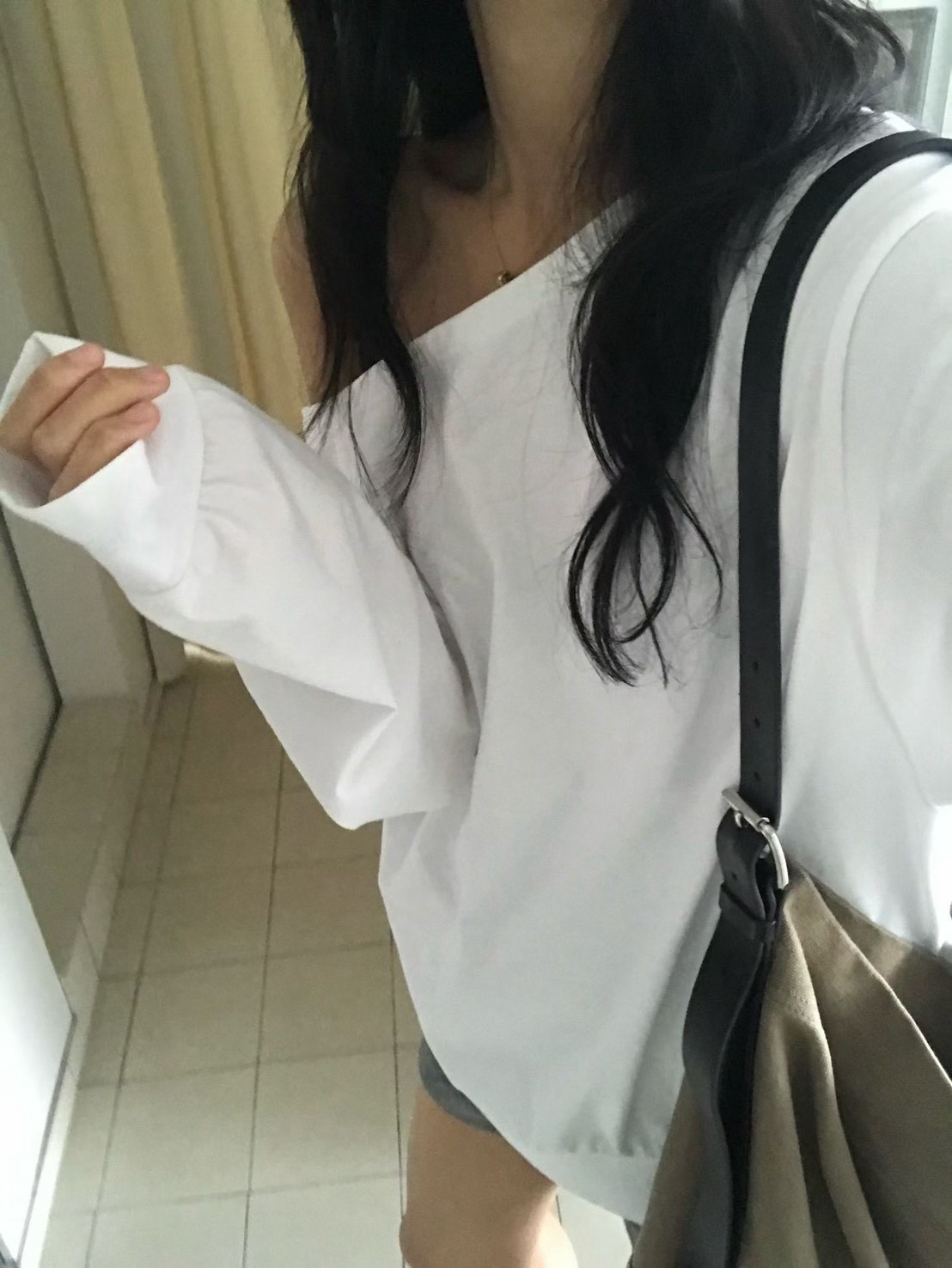 B48.小V家微甜女孩大領口上衣