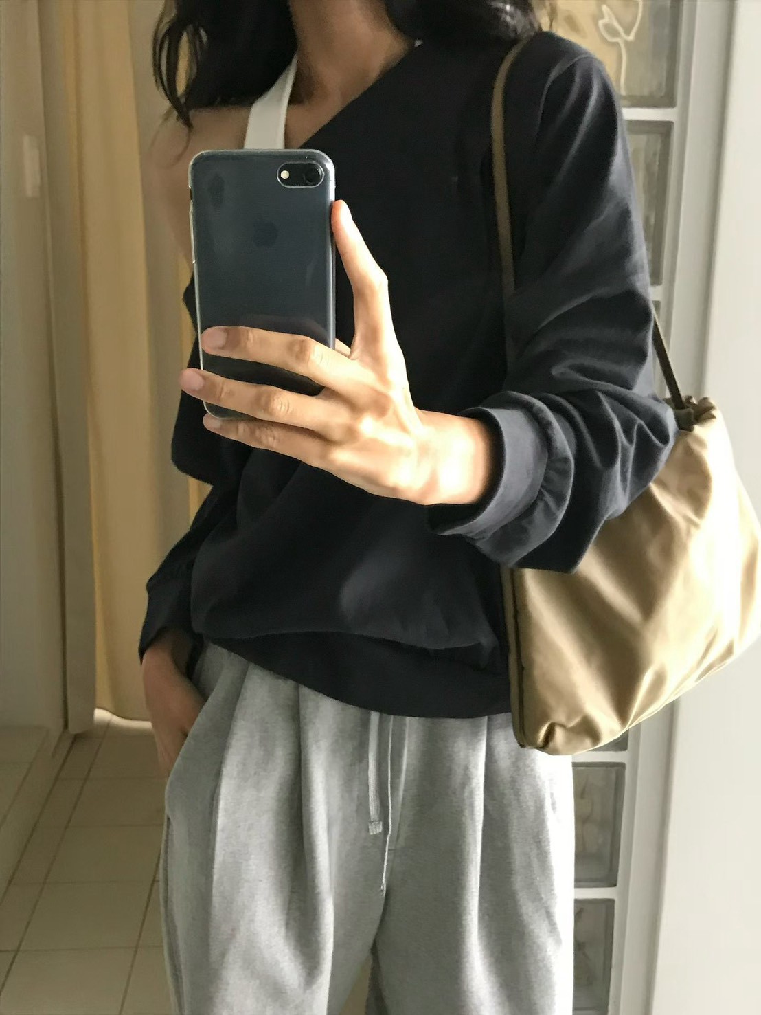 B48.小V家微甜女孩大領口上衣