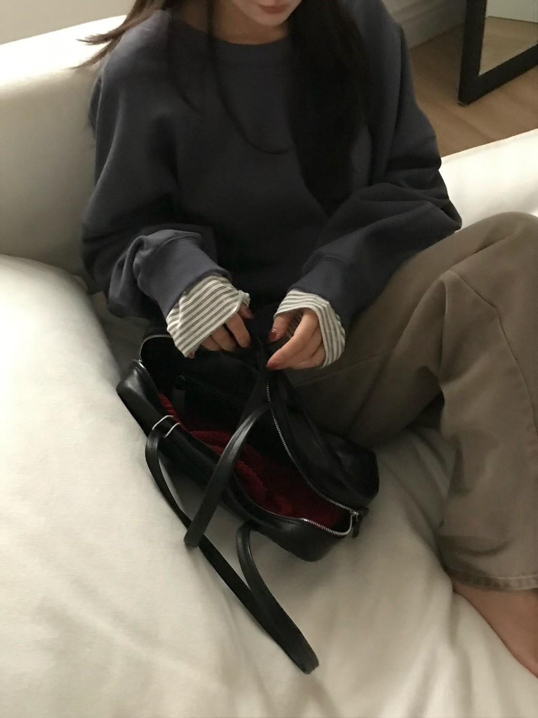 A02.小V家灰階女孩大學TEE