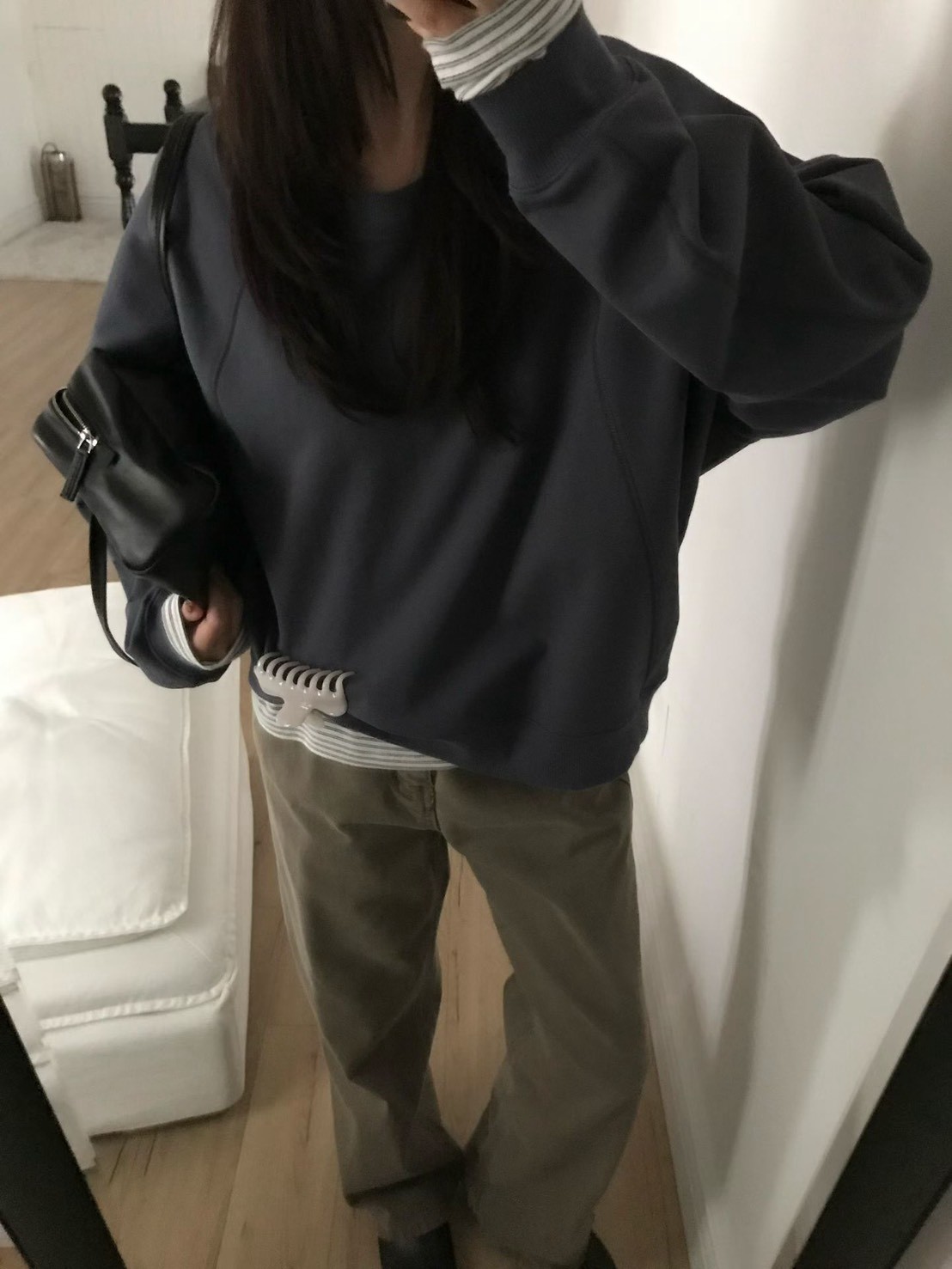 A02.小V家灰階女孩大學TEE