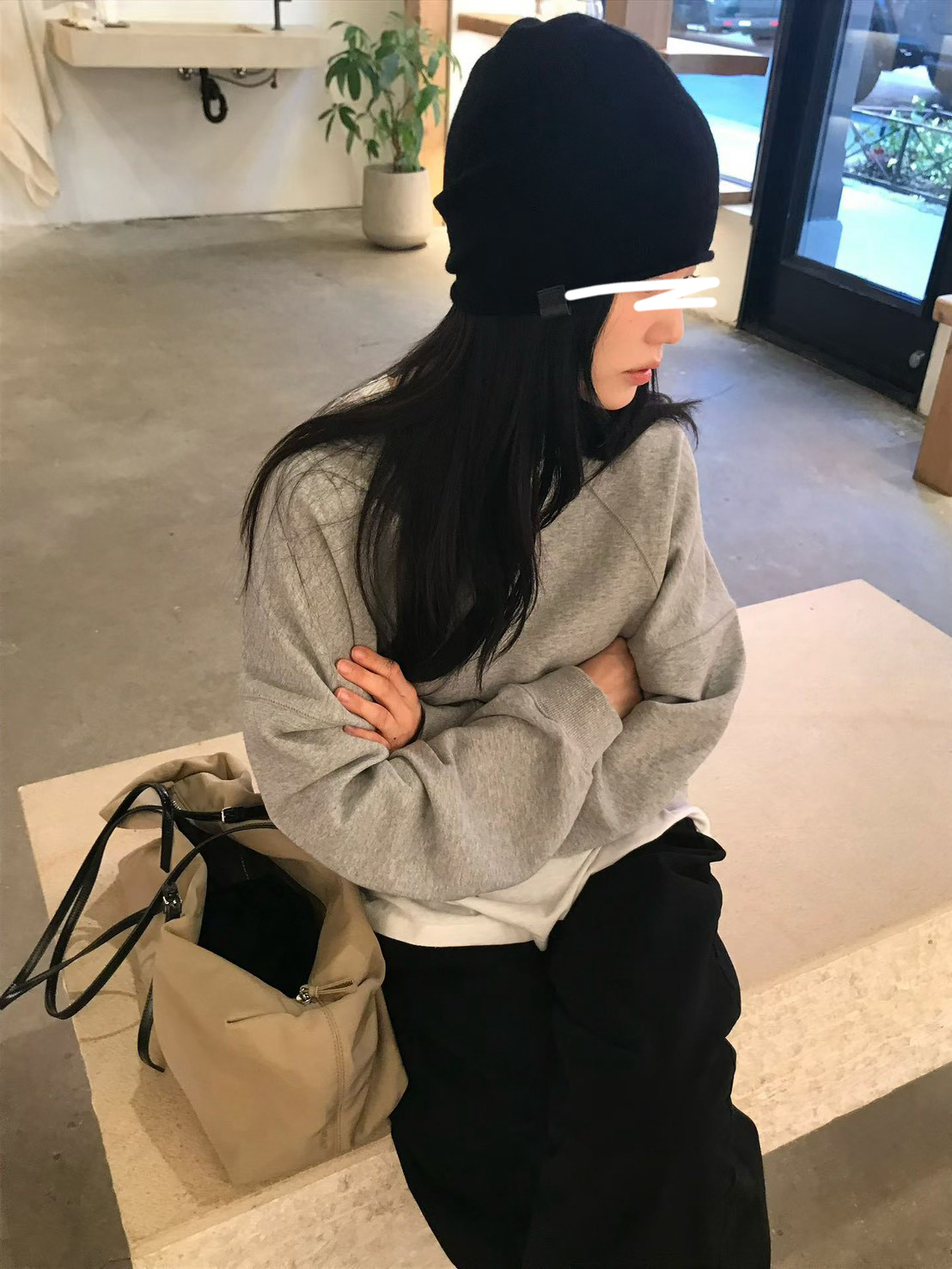 A02.小V家灰階女孩大學TEE