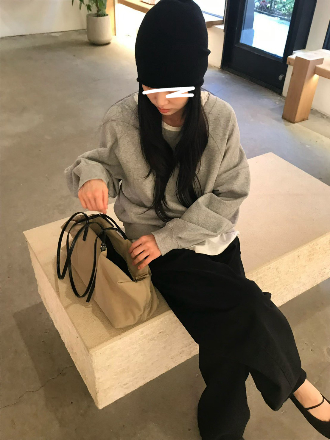 A02.小V家灰階女孩大學TEE