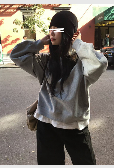 A02.小V家灰階女孩大學TEE