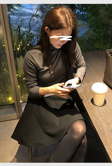 A24.大V家基礎灰階彈性高領TEE