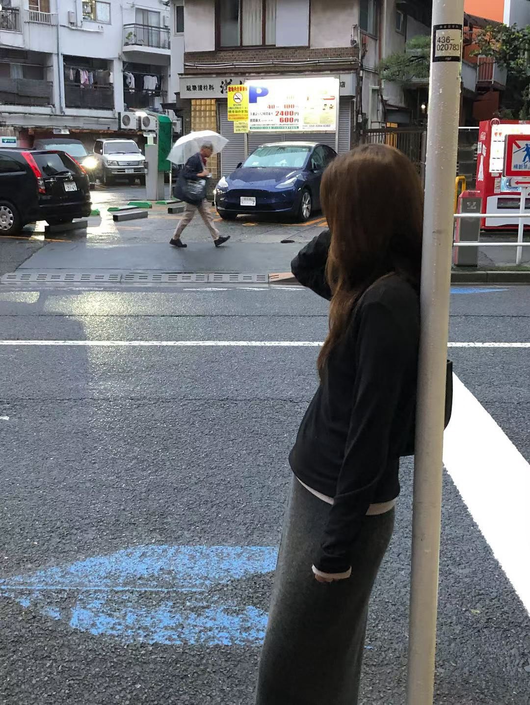 A23.大V家混羊毛灰階圓領上衣