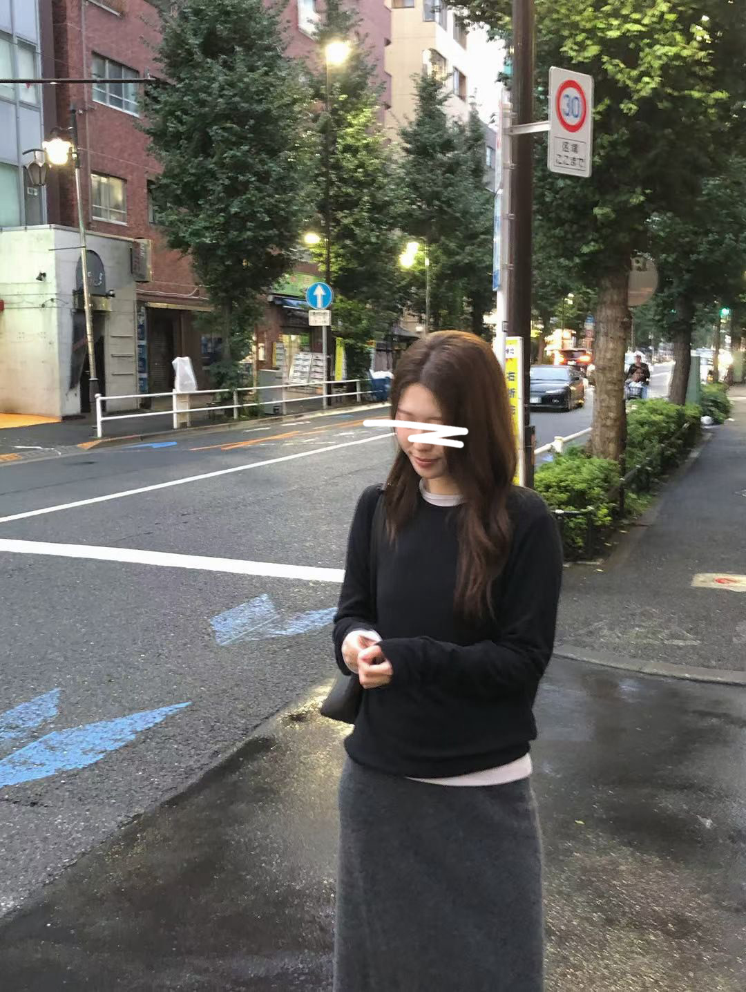 A23.大V家混羊毛灰階圓領上衣