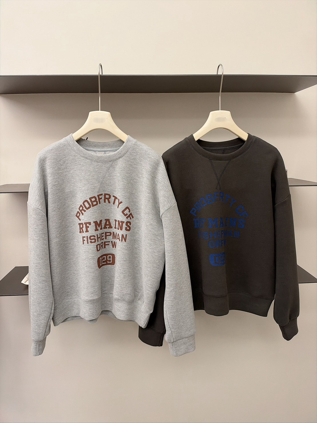 B03.韓妞休閒字母大學TEE