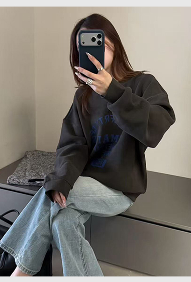 B03.韓妞休閒字母大學TEE