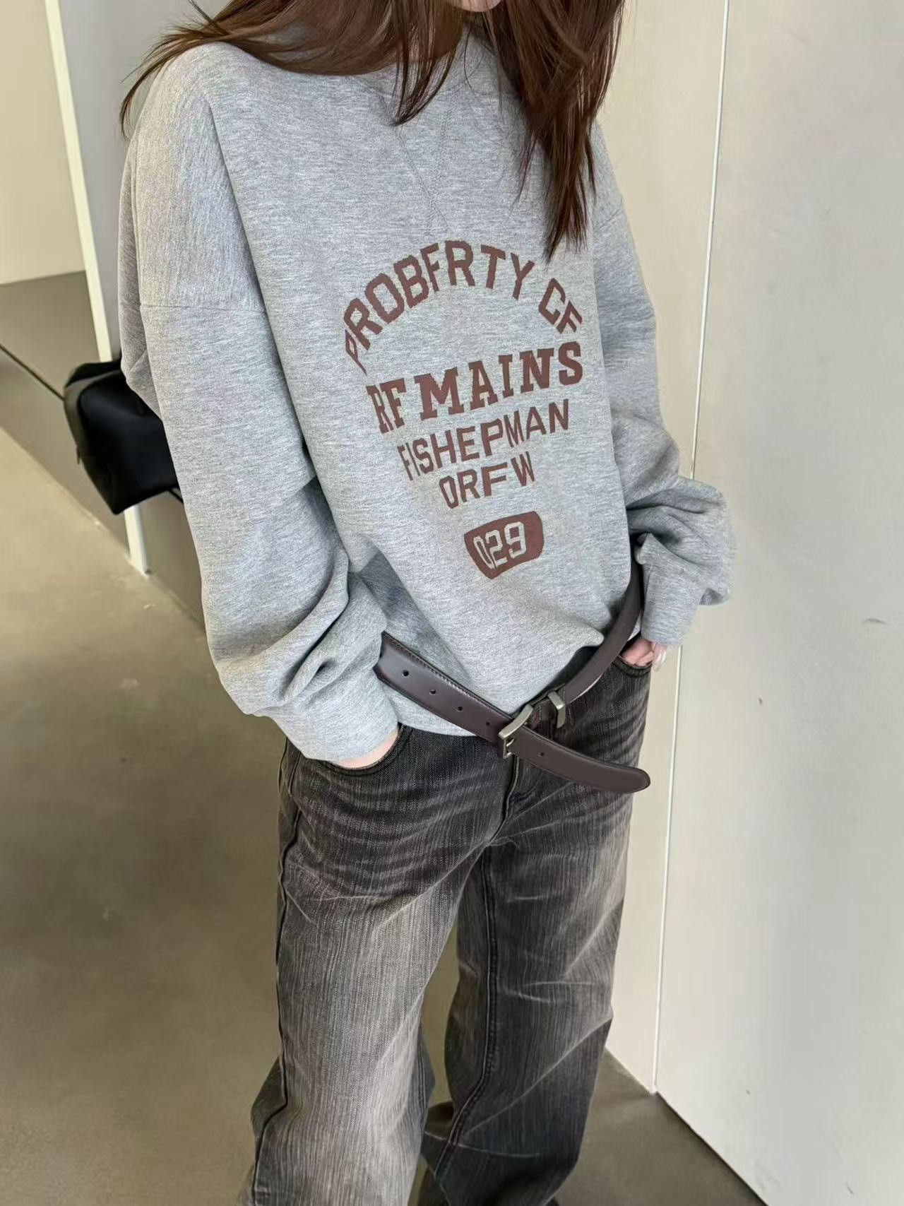 B03.韓妞休閒字母大學TEE