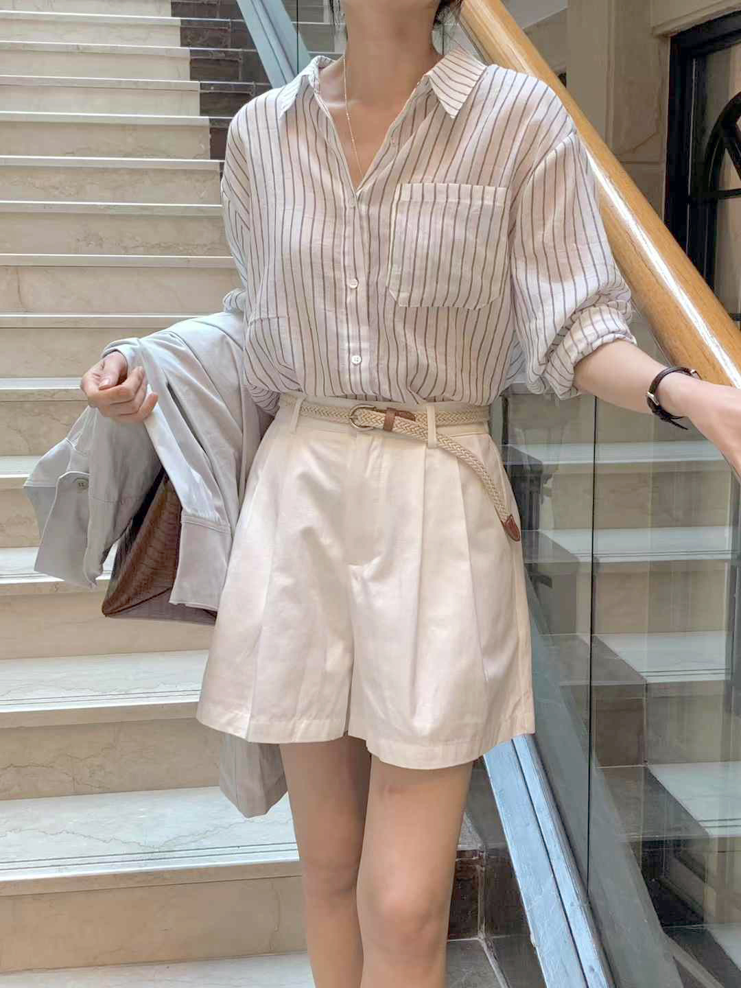自信亮眼直條紋襯衫