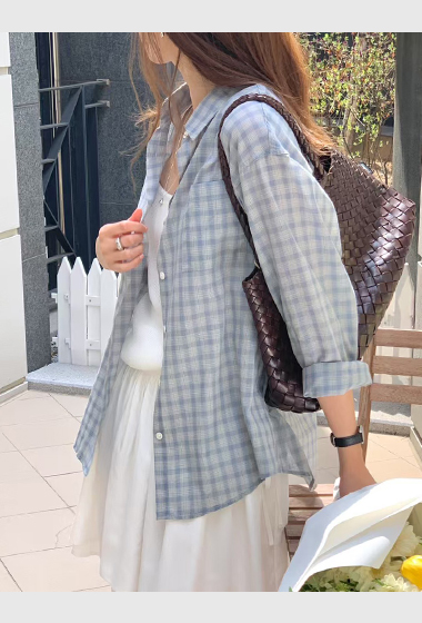 A131.氣質女孩小格紋襯衫