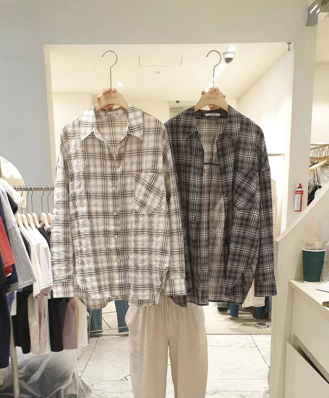 A57.小臉歐膩活潑大格紋長版襯衫
