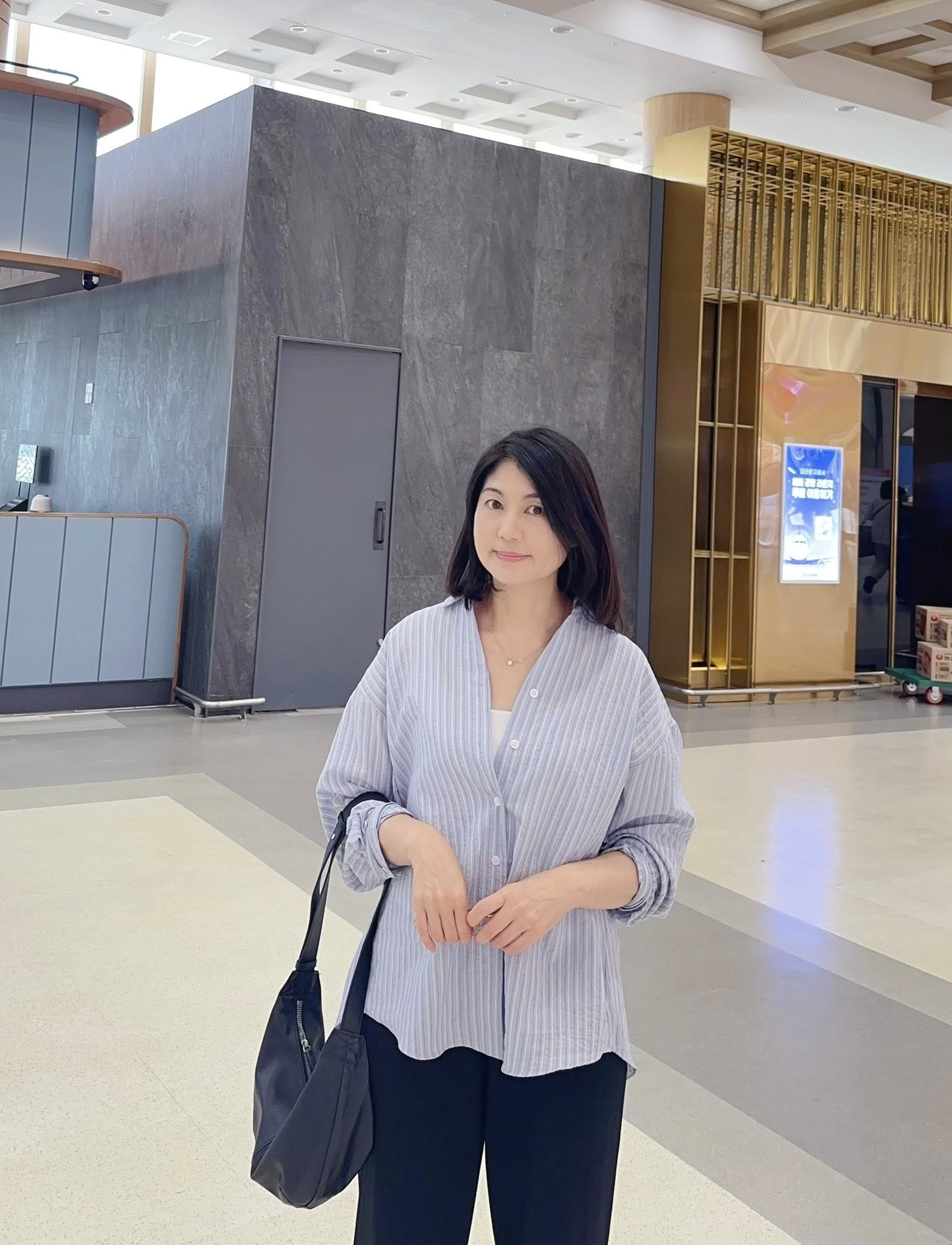 女孩泡泡布直條紋襯衫