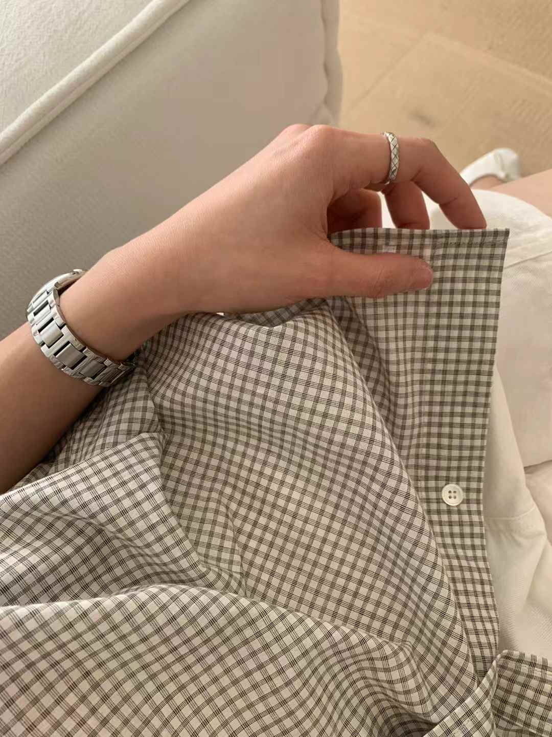 A21.顏值家女孩小格紋襯衫
