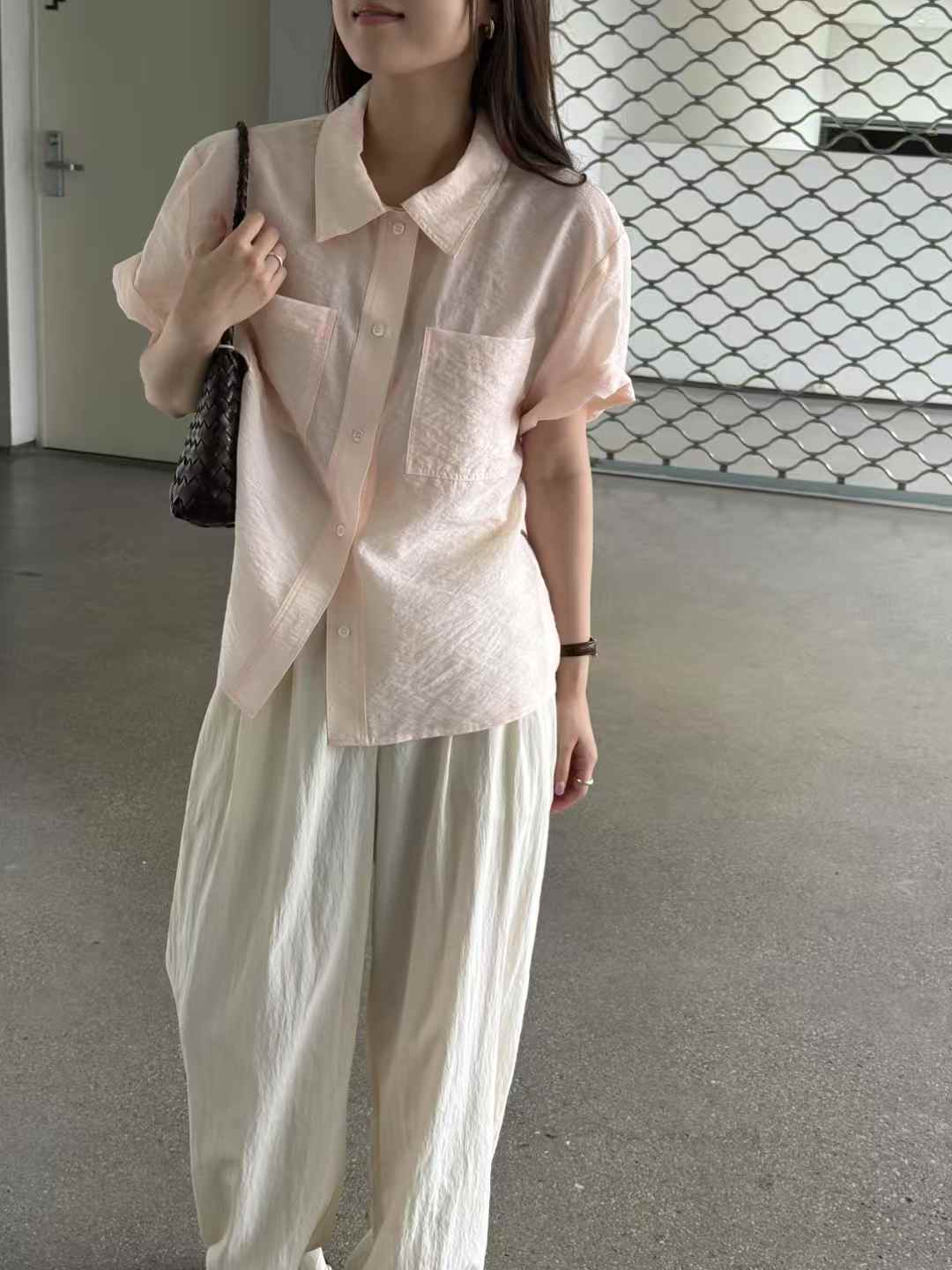 A45.瘦瘦歐膩雙口袋短袖天絲襯衫