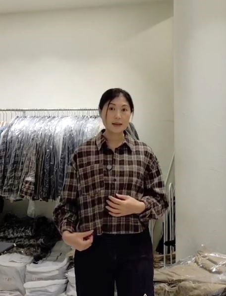 小臉歐膩復古中格磨毛襯衫