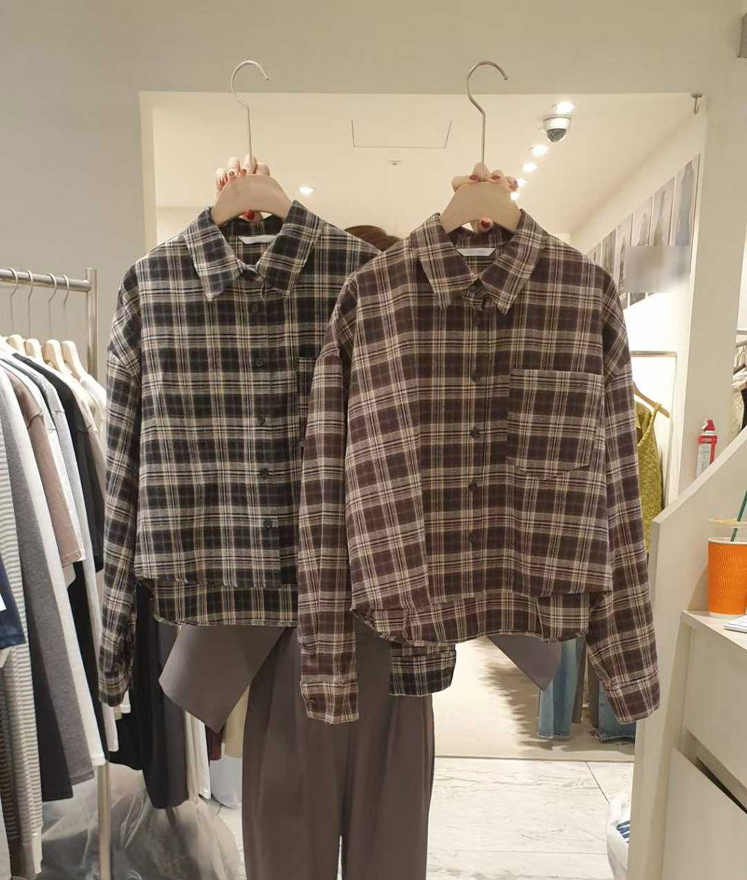 小臉歐膩復古中格磨毛襯衫