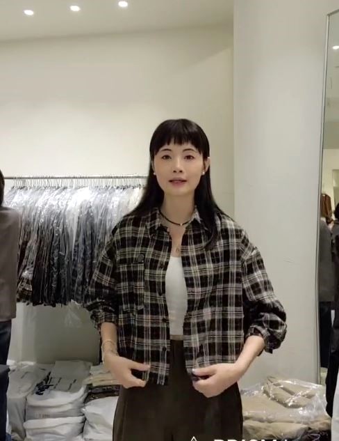 小臉歐膩復古中格磨毛襯衫