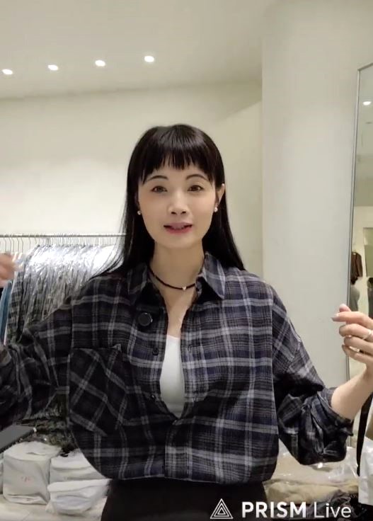 小臉歐膩漸層格紋寬鬆磨毛襯衫