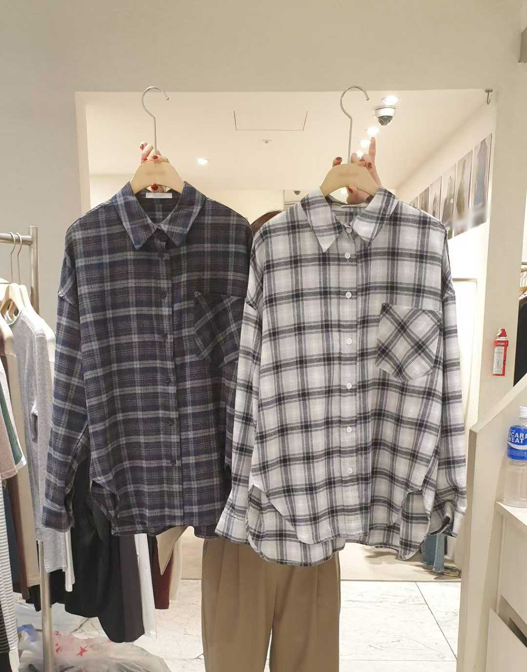 小臉歐膩漸層格紋寬鬆磨毛襯衫