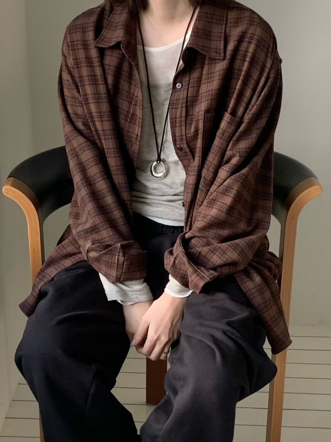 A07.小V家低調格紋長版襯衫