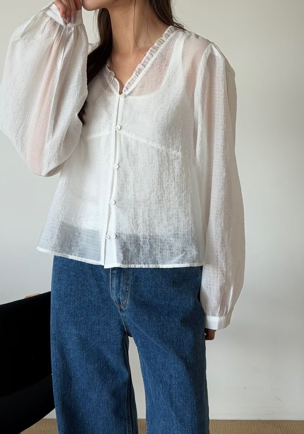 B30.瘦瘦歐膩小荷葉浪漫V領上衣