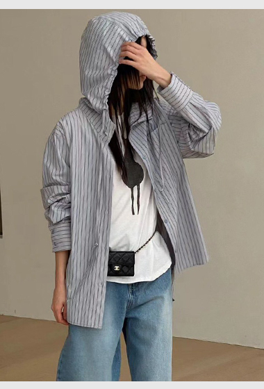 A19.糖果色連帽直條紋襯衫