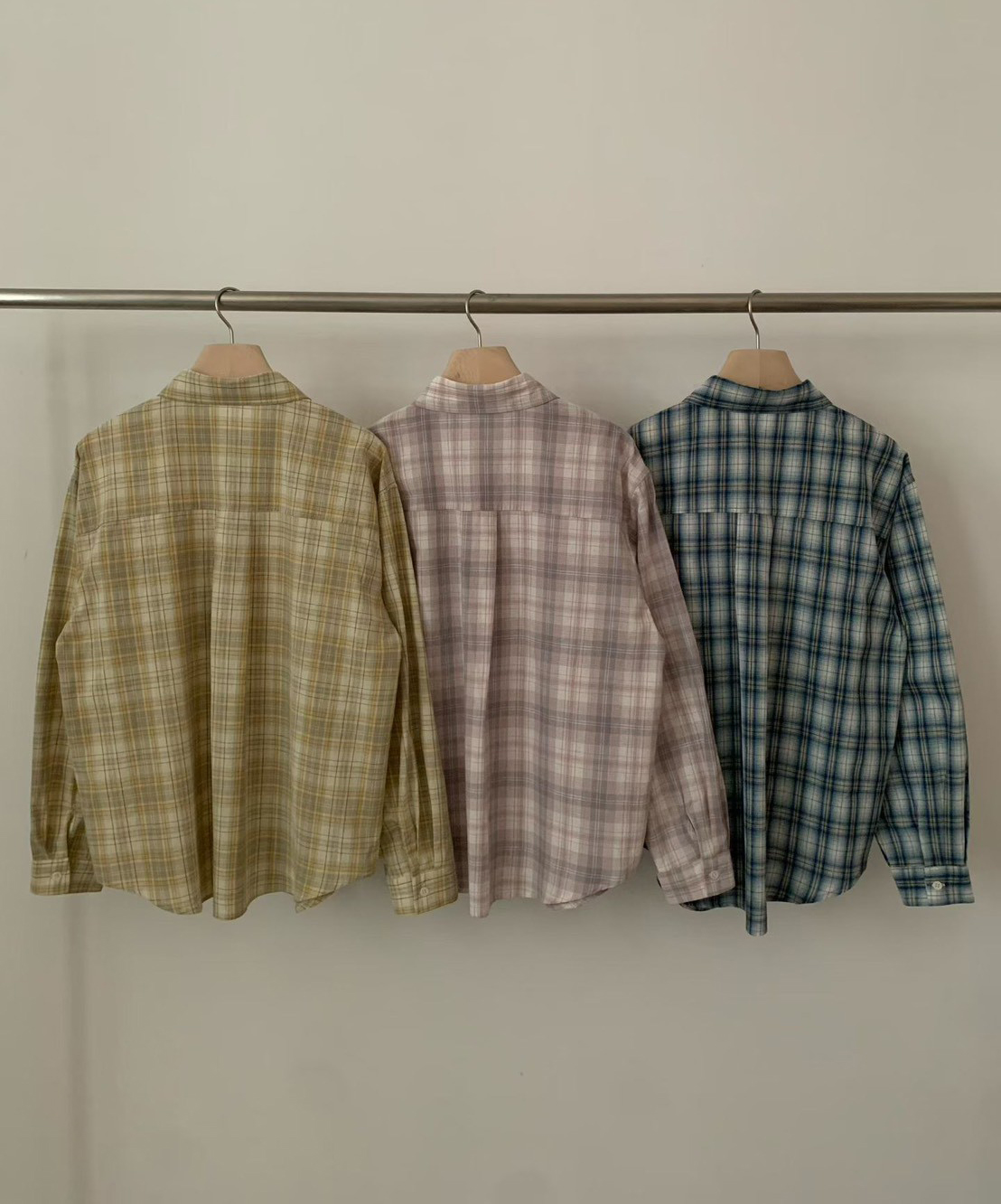 A60.粉彩女孩格紋襯衫