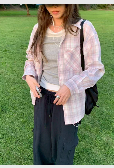 A60.粉彩女孩格紋襯衫