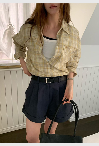 A60.粉彩女孩格紋襯衫