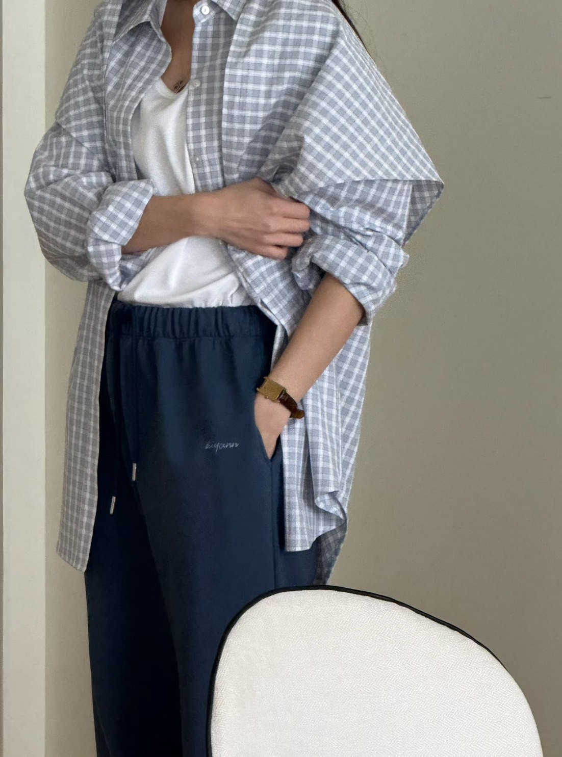 B05.造型可拆領巾小格襯衫