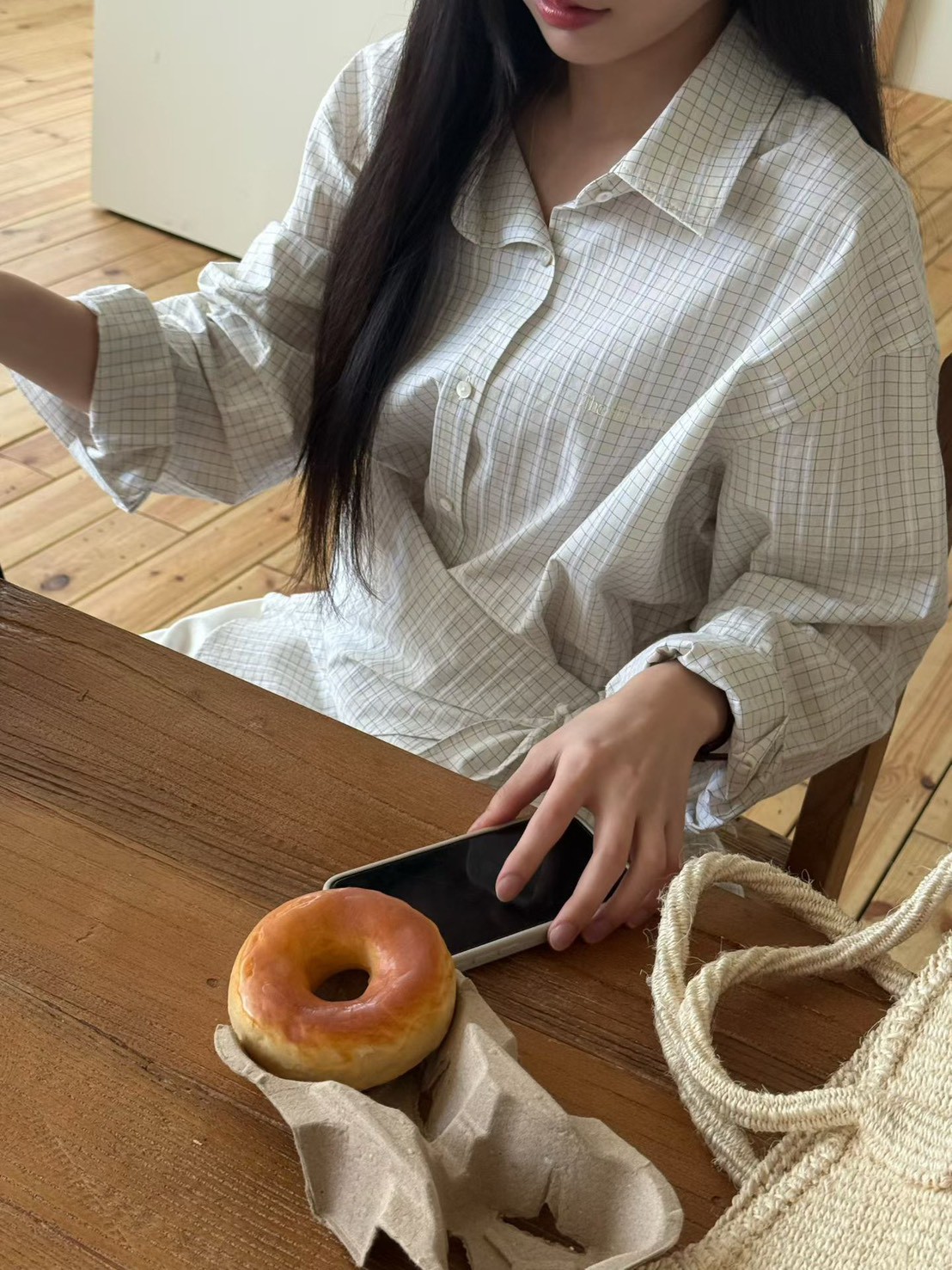 B05.造型可拆領巾小格襯衫