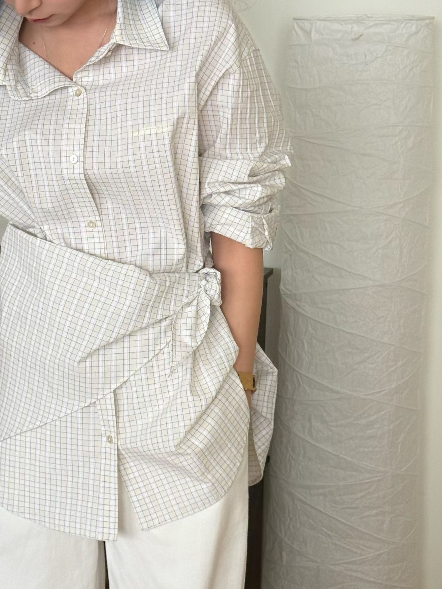 B05.造型可拆領巾小格襯衫