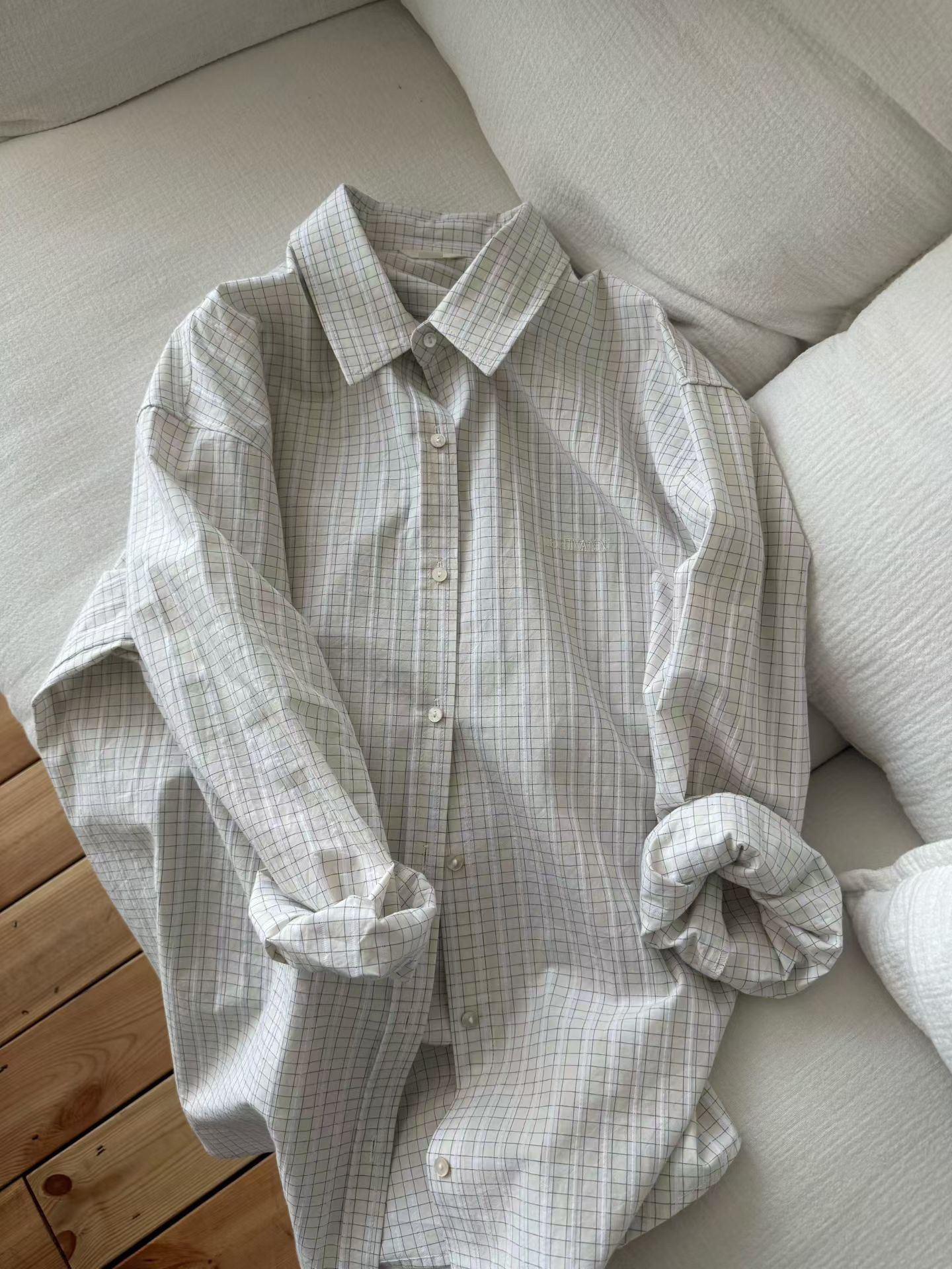 B05.造型可拆領巾小格襯衫