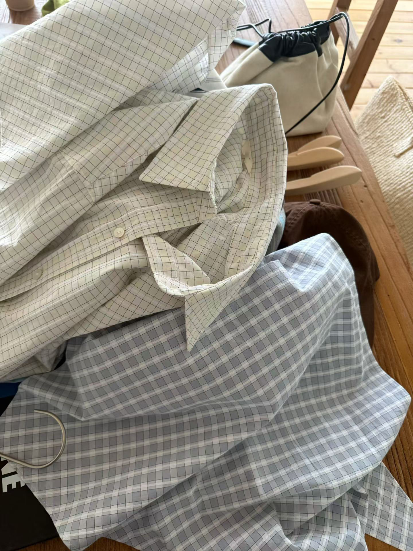 B05.造型可拆領巾小格襯衫