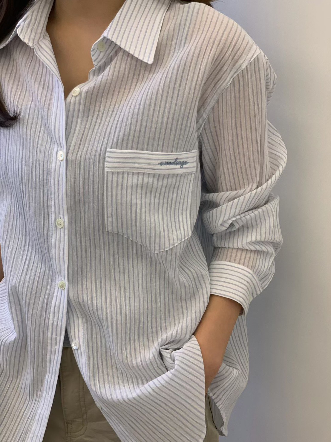 質感家直條紋小繡字襯衫