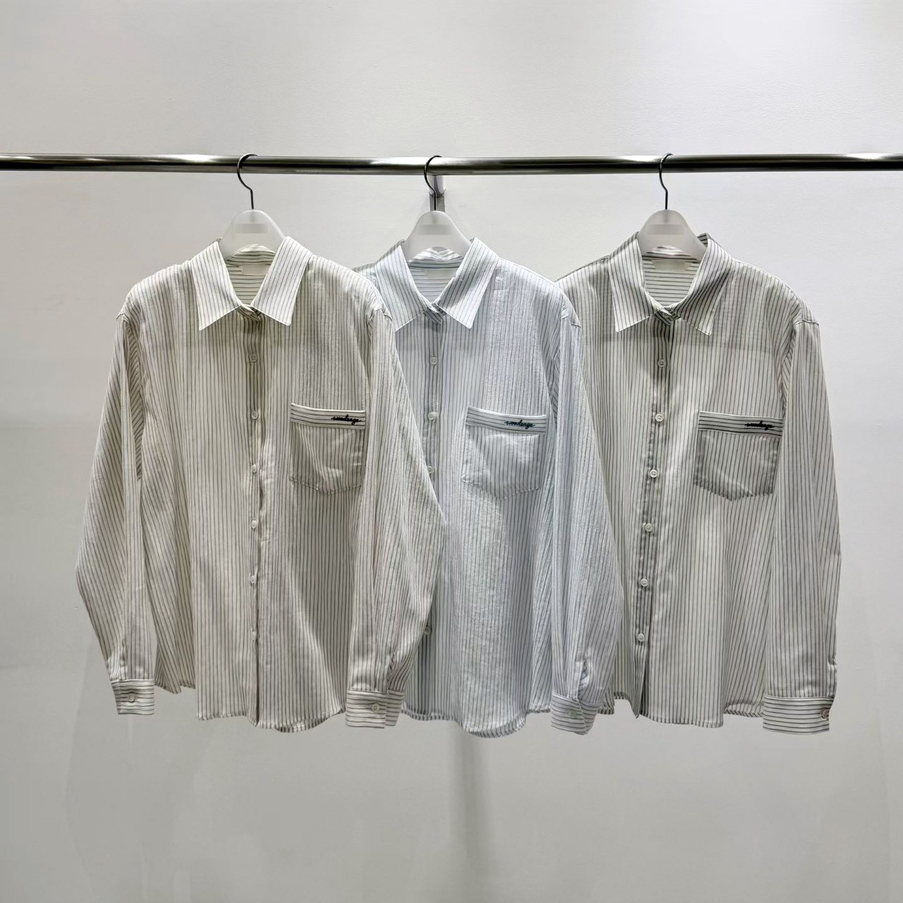 B15.質感家直條紋小繡字襯衫