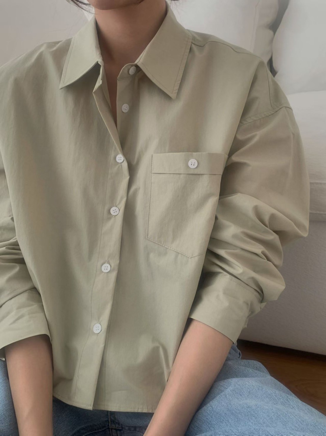 B73.小臉歐膩甜甜口袋短版襯衫