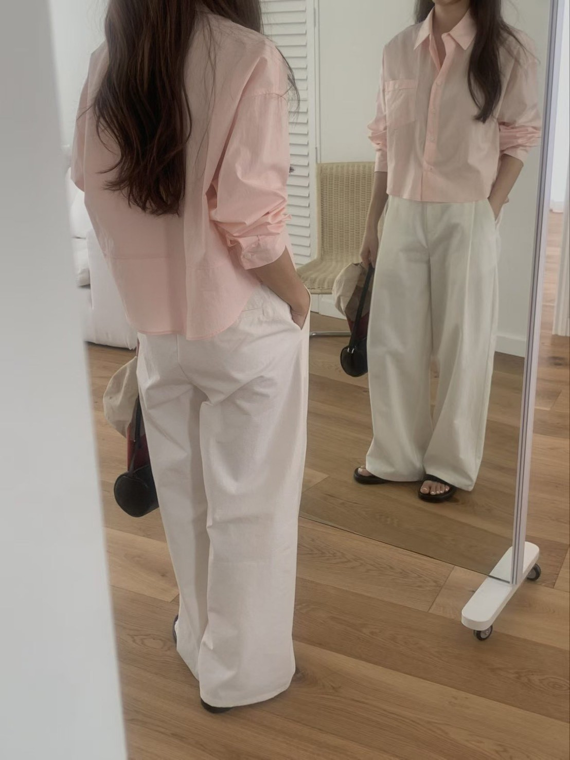 B73.小臉歐膩甜甜口袋短版襯衫