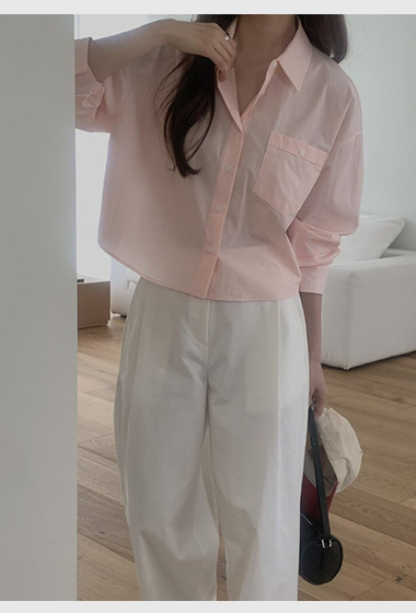 B73.小臉歐膩甜甜口袋短版襯衫