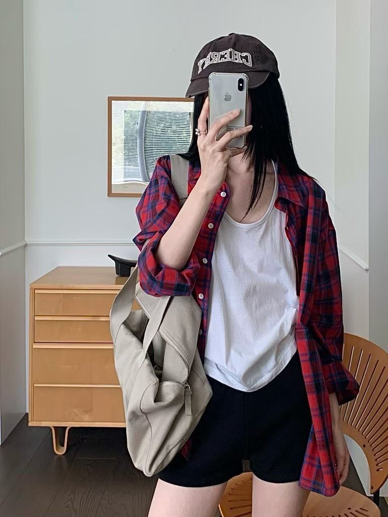 B107.小V家亮眼女孩格紋襯衫