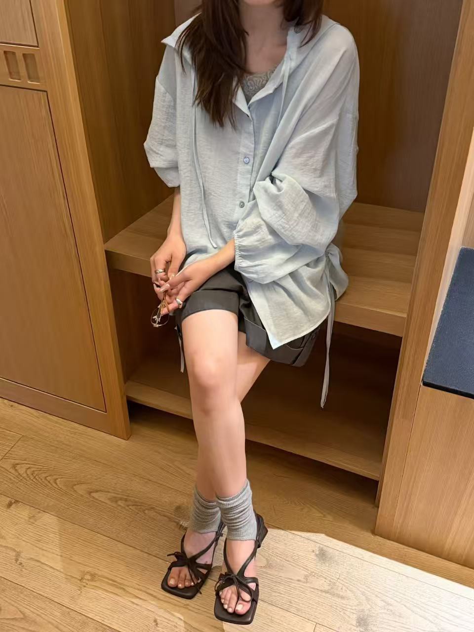 B38.連帽後開衩防曬外套