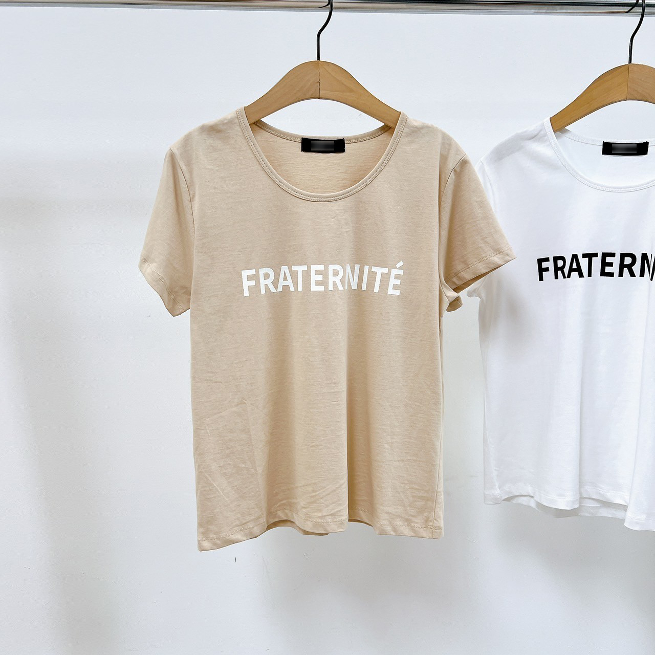 休閒FRATERNITE印字Tee