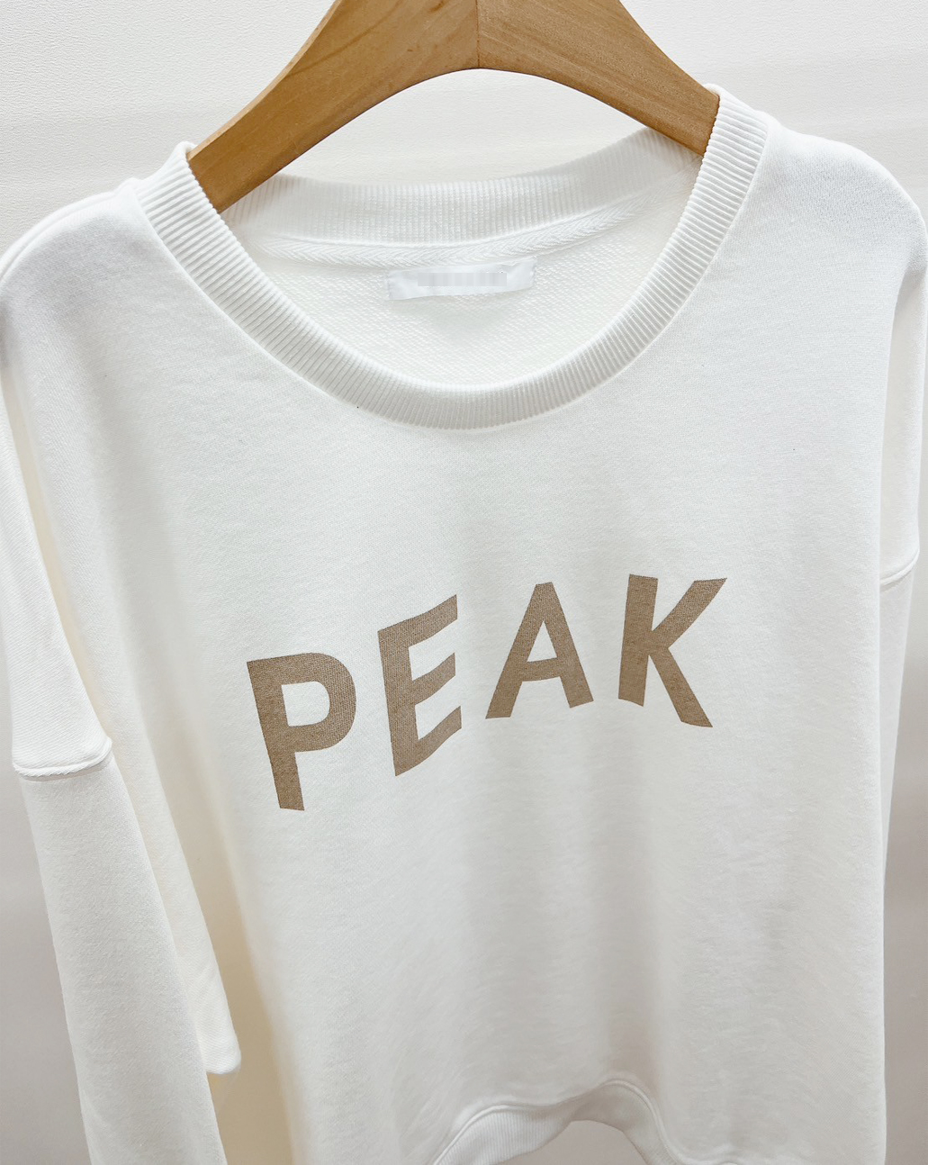 漂亮歐膩PEAK大學TEE