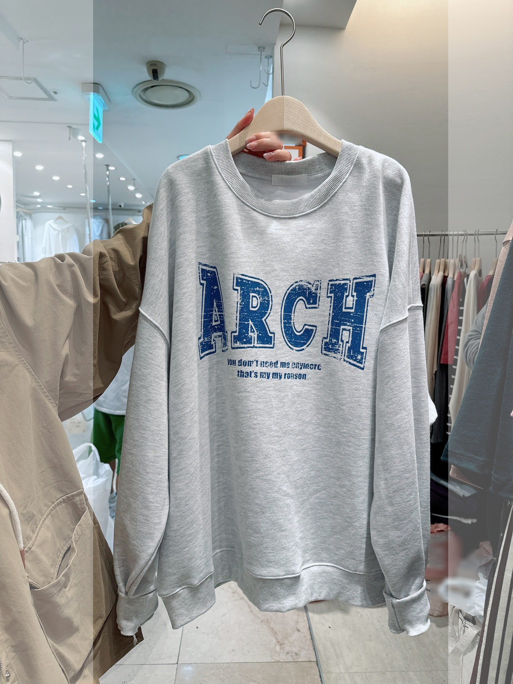 B04.美式ARCH休閒大學TEE