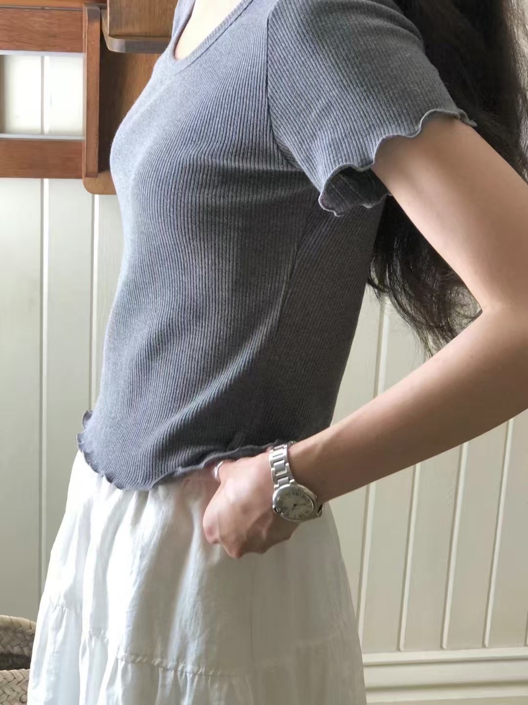 B121.顏值家下襬木耳捲邊TEE