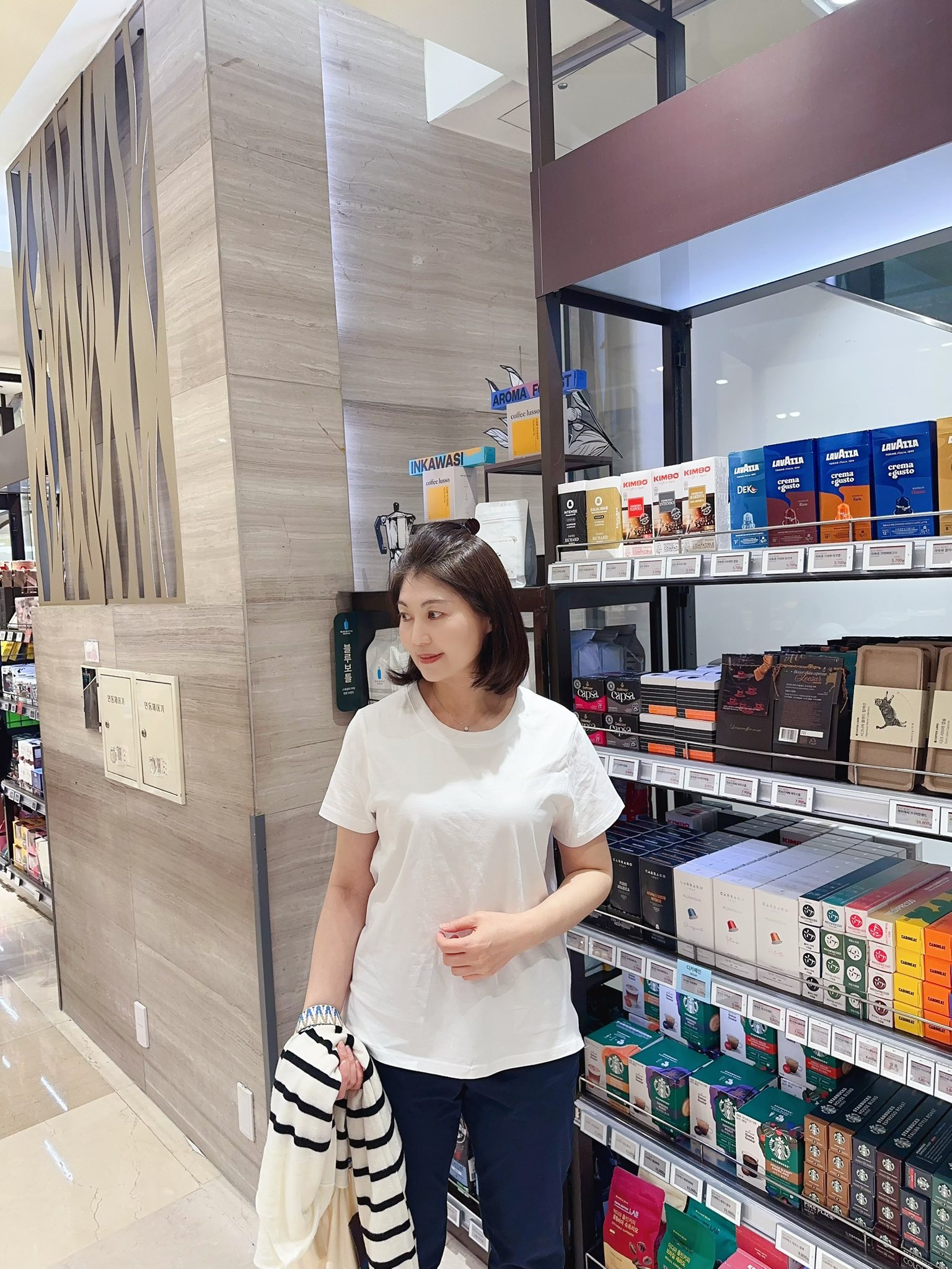 B10.日常小開衩彈性素TEE