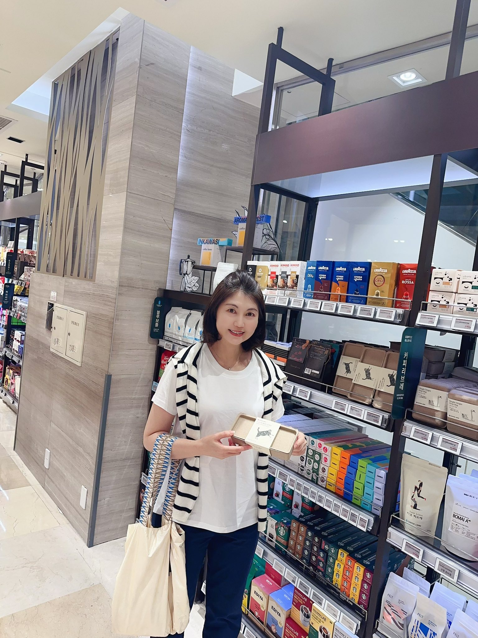 B10.日常小開衩彈性素TEE
